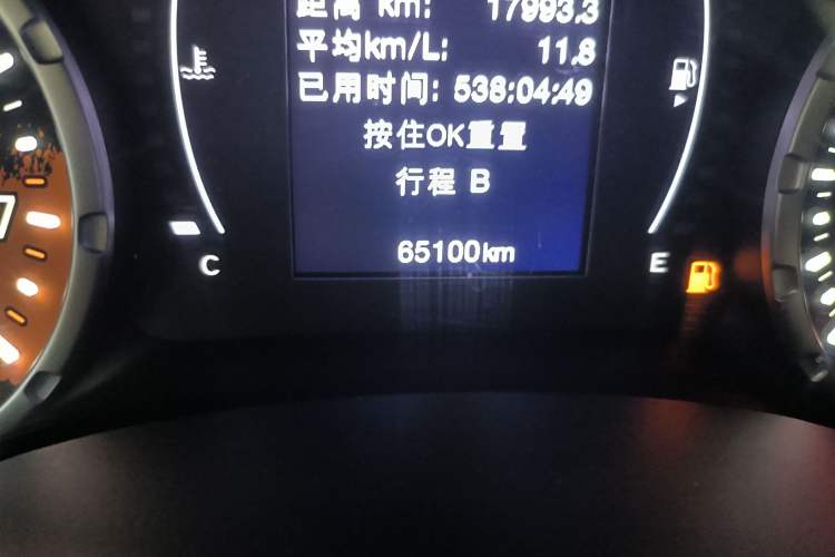 Used Jeep Renegade 2017 180T Automatic High-Energy Version Odometer Close Up