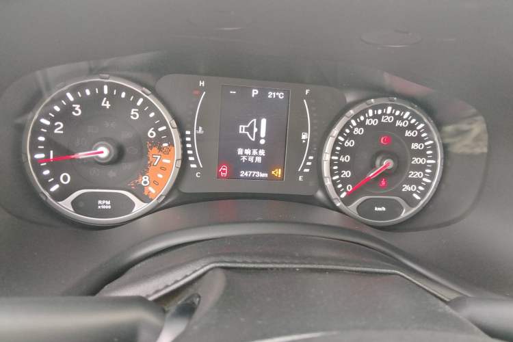 Used Jeep Renegade 2017 180T Automatic High-Energy Version Odometer Close Up