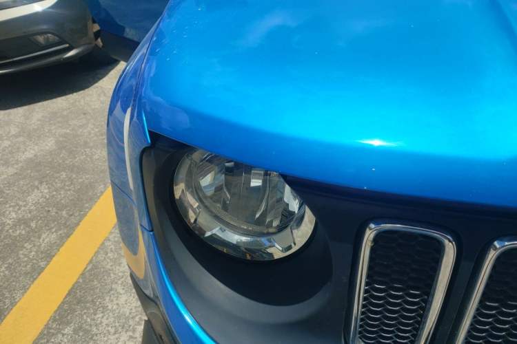 Used Jeep Renegade 2017 180T Automatic Kinetic Edition+ Right Front Headlight