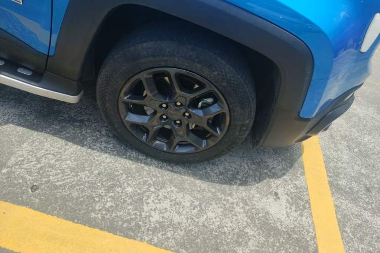 Used Jeep Renegade 2017 180T Automatic Kinetic Edition+ Right Front Wheel Hub