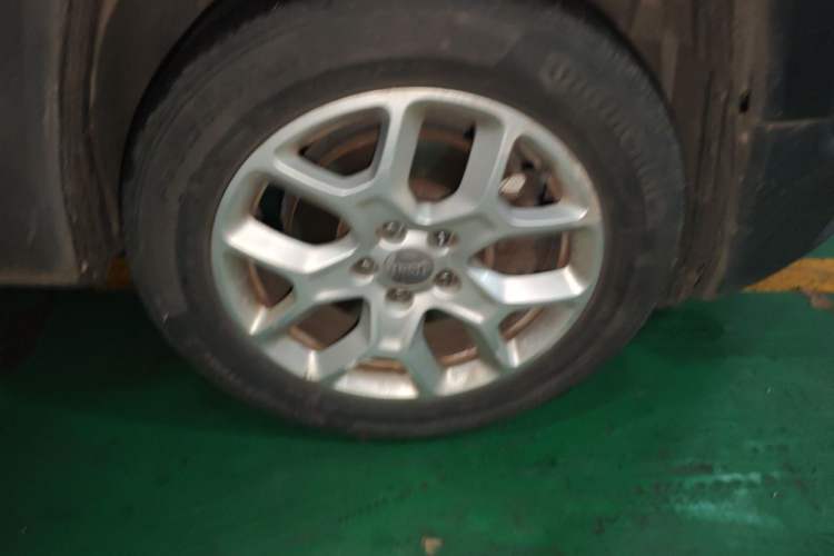 Used Jeep Renegade 2017 180T Automatic High-Energy Version Right Front Wheel Hub