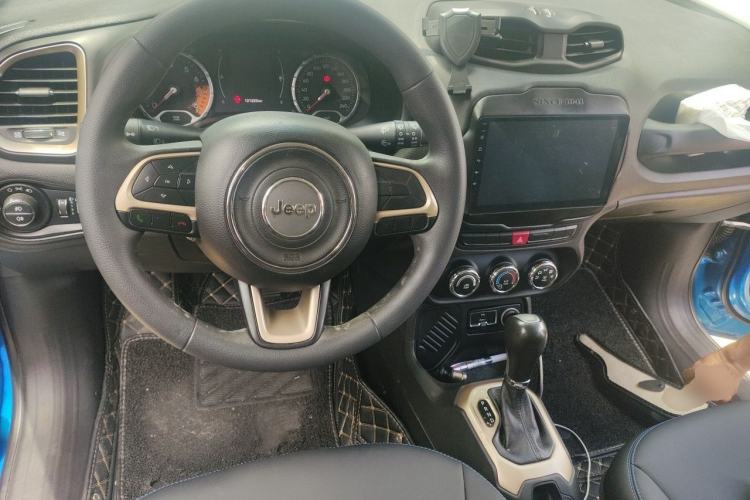 Used Jeep Renegade 2017 180T Automatic Kinetic Edition+ Steering Wheel