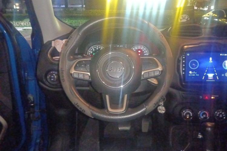 Used Jeep Renegade 2017 180T Automatic High-Energy Version Steering Wheel