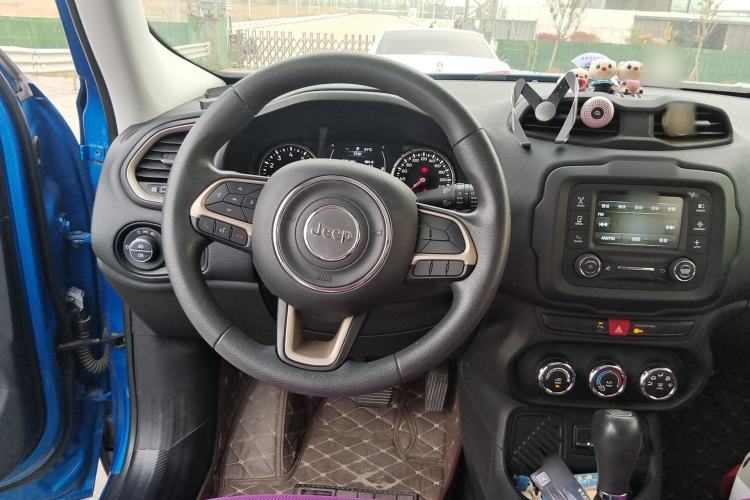 Used Jeep Renegade 2017 180T Automatic High-Energy Version Steering Wheel