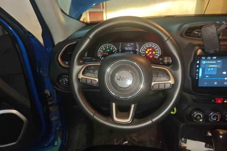 Used Jeep Renegade 2017 180T Automatic High-Energy Version Steering Wheel