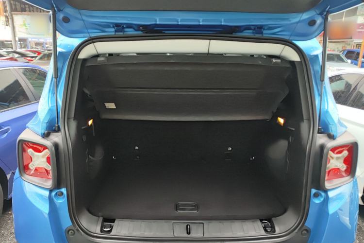 Used Jeep Renegade 2017 180T Automatic Jingneng Edition Trunk