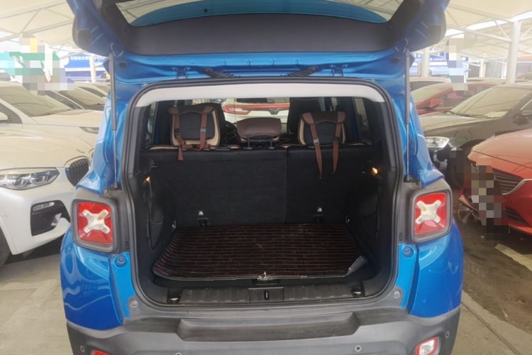 Used Jeep Renegade 2017 180T Automatic High-Energy Version Trunk