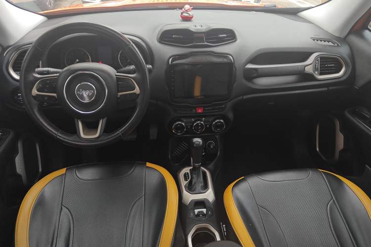 Used Jeep Renegade 2017 180T Automatic Jingneng Edition Interior 3