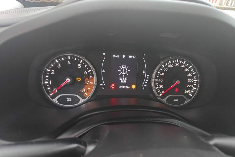 Used Jeep Renegade 2017 180T Automatic Jingneng Edition Odometer Close Up