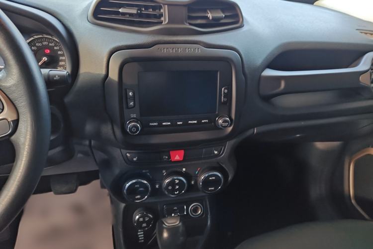 Used Jeep Renegade 2017 180TS Automatic All-Wheel Drive Versatile Edition Audio And AC Panel