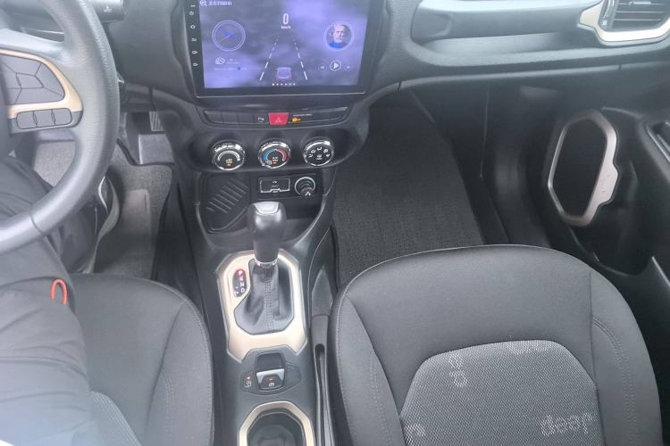 Used Jeep Renegade 2017 180T Automatic High-Energy Version Audio And AC Panel