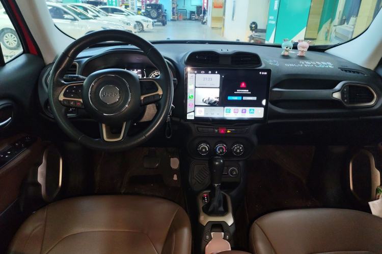 Used Jeep Renegade 2017 180T Automatic High-Energy Version Center Console