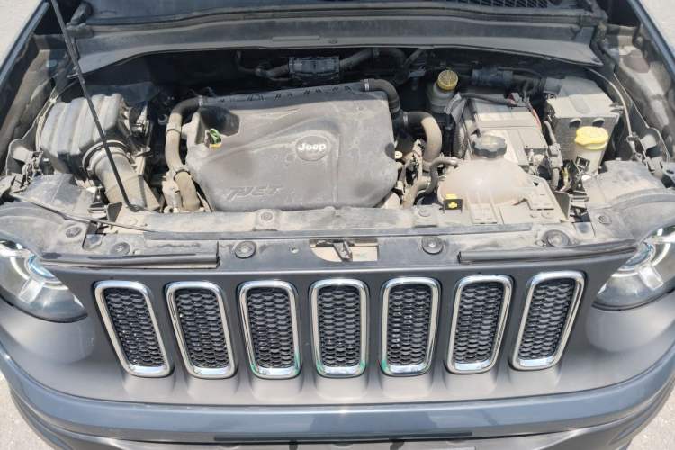 Used Jeep Renegade 2017 180T Automatic High-Energy Version Engine Bay