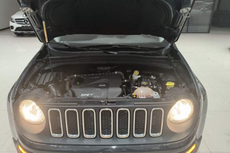 Used Jeep Renegade 2017 180T Automatic High-Energy Version Engine Bay