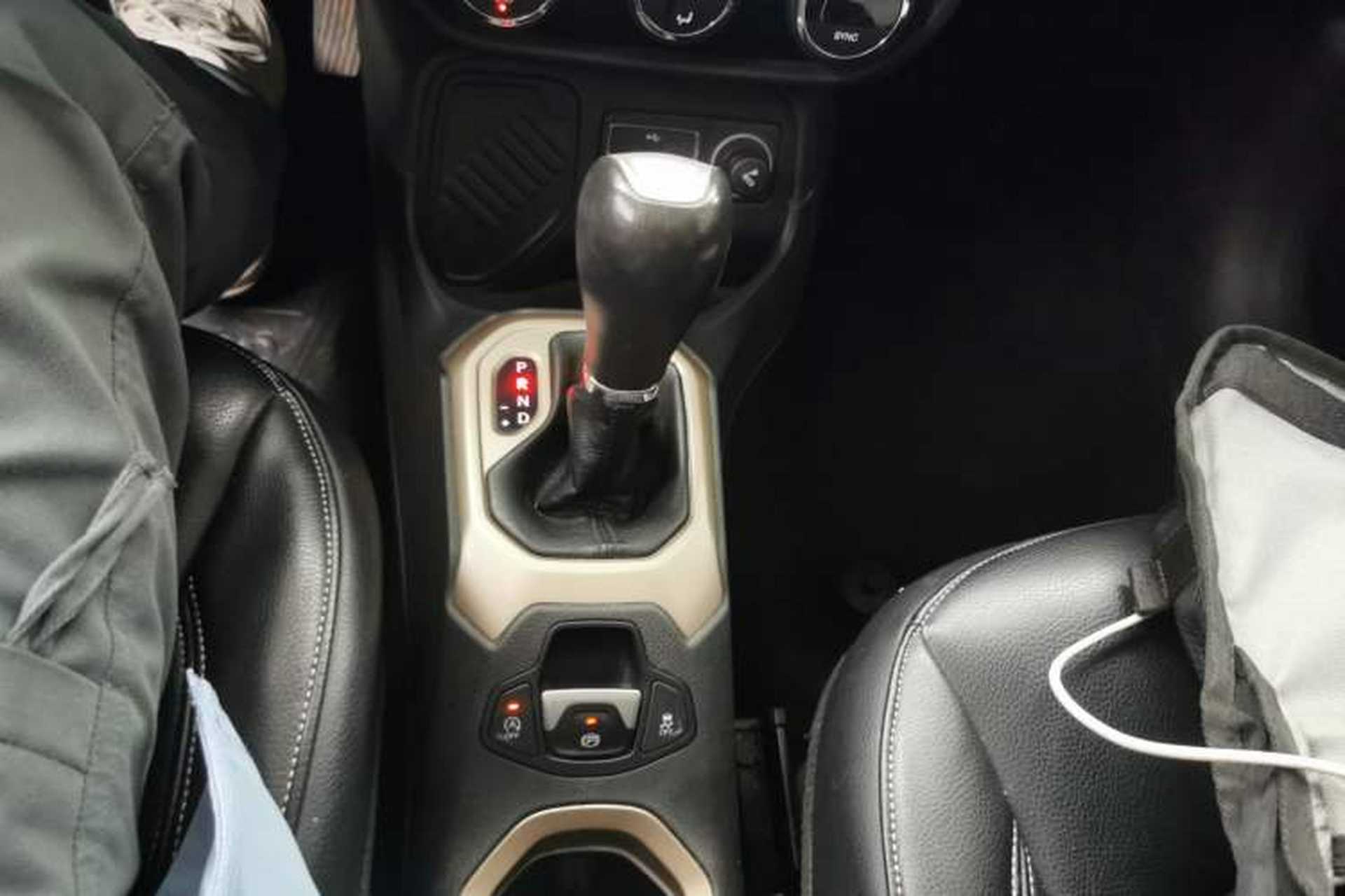 Used Jeep Renegade 2017 180T Automatic Jingneng Edition Gear Lever