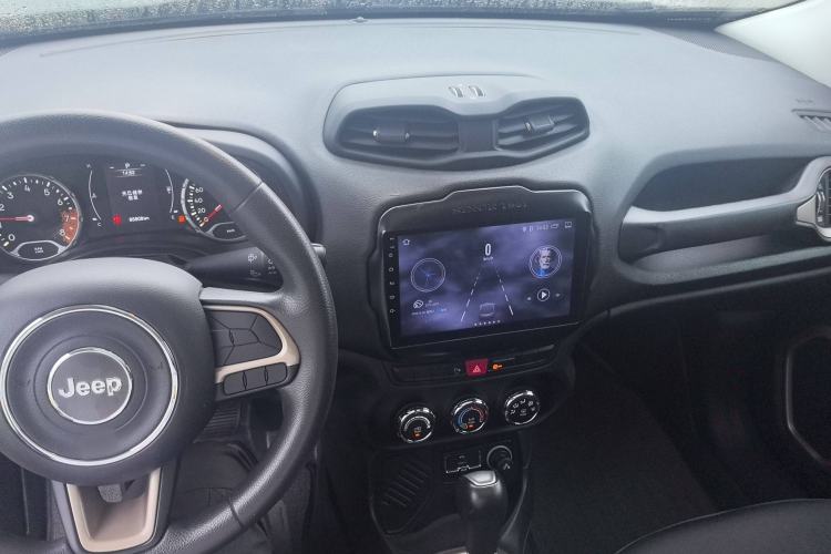 Used Jeep Renegade 2017 180T Automatic High-Energy Version Interior 3