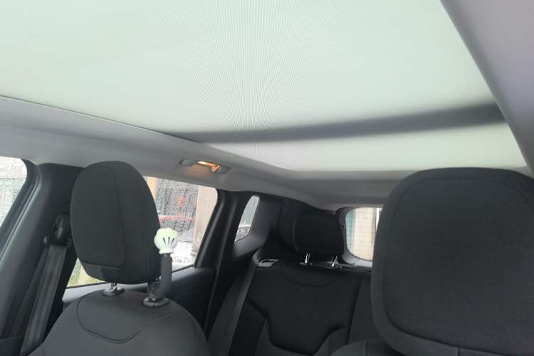 Used Jeep Renegade 2017 180T Automatic High-Energy Version Interior 7