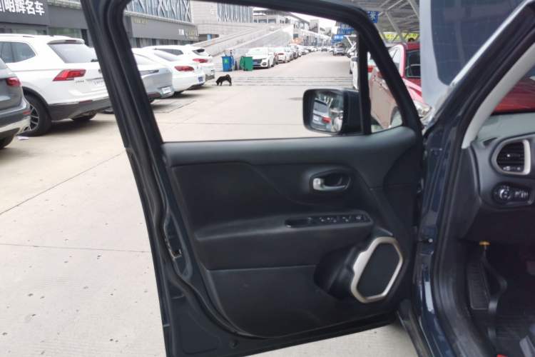 Used Jeep Renegade 2017 180T Automatic Jingneng Edition Left Front Door Interior