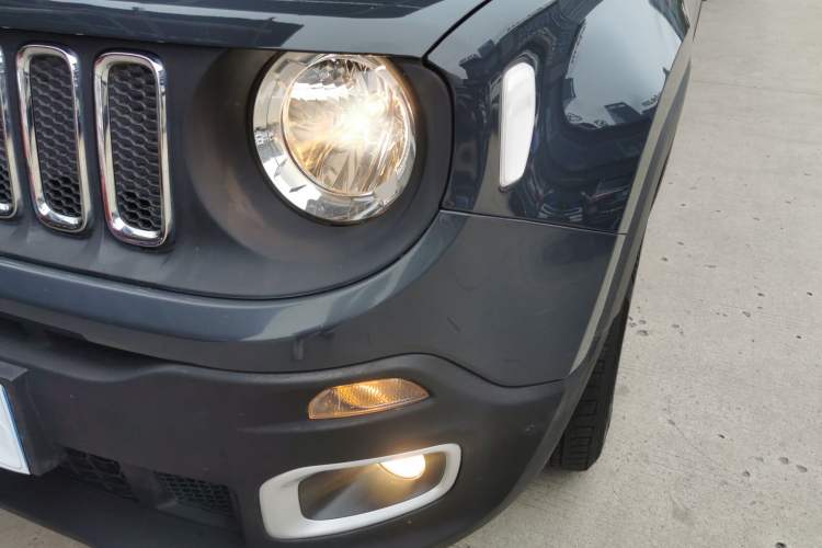 Used Jeep Renegade 2017 180T Automatic Jingneng Edition Left Front Headlight