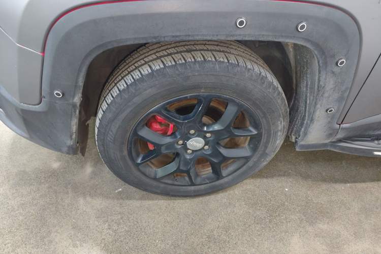 Used Jeep Renegade 2017 180T Automatic High-Energy Version Left Front Wheel Hub