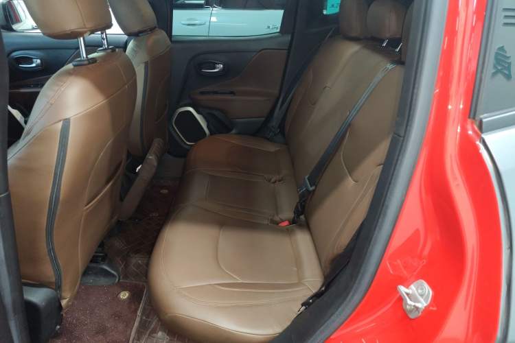 Used Jeep Renegade 2017 180T Automatic High-Energy Version Left Rear Seat