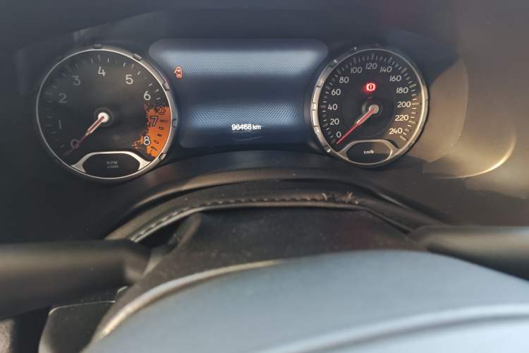 Used Jeep Renegade 2017 180TS Automatic All-Wheel Drive Versatile Edition Odometer Close Up