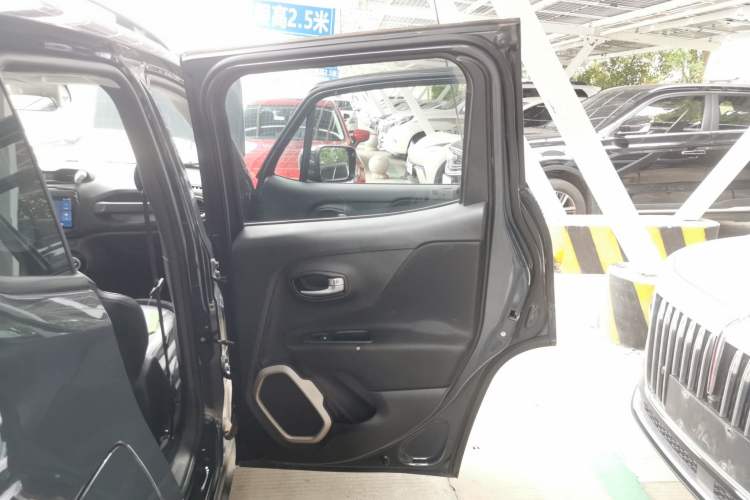 Used Jeep Renegade 2017 180T Automatic Jingneng Edition Right Rear Door Interior