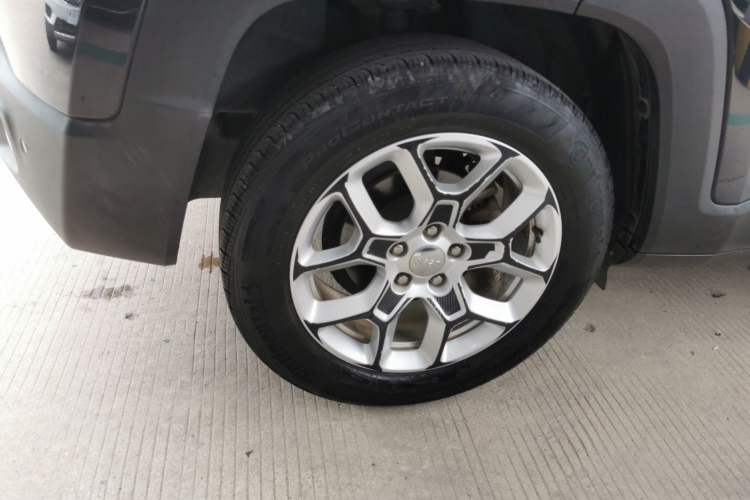 Used Jeep Renegade 2017 180T Automatic Jingneng Edition Right Rear Wheel Hub