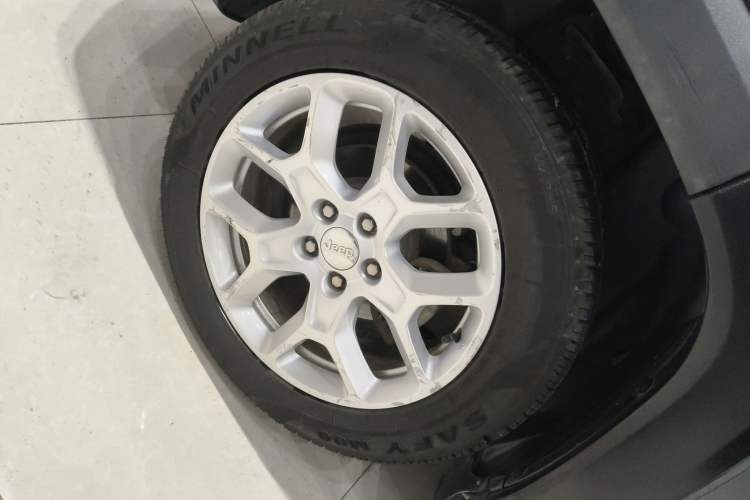 Used Jeep Renegade 2017 180T Automatic High-Energy Version Right Rear Wheel Hub
