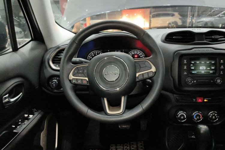 Used Jeep Renegade 2017 180T Automatic High-Energy Version Steering Wheel