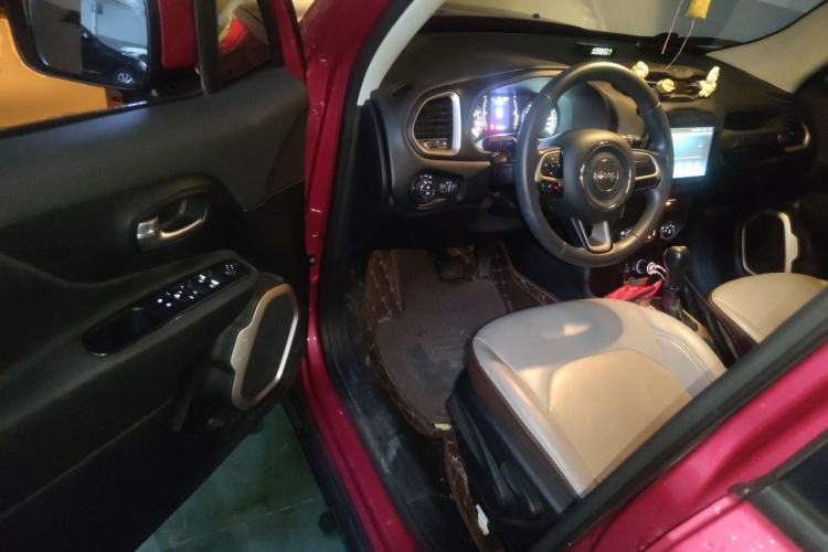 Used Jeep Renegade 2017 180T Automatic High-Energy Version Driver Seat