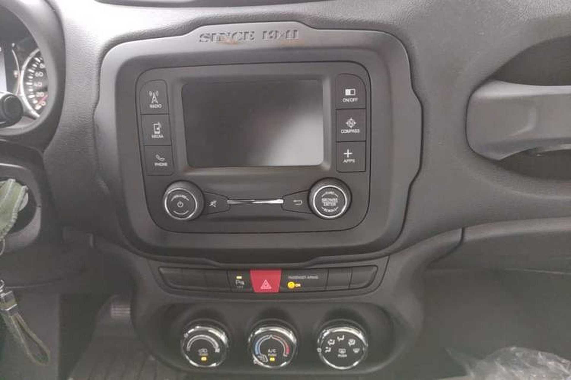 Used Jeep Renegade 2017 180T Automatic High-Energy Version Audio And AC Panel