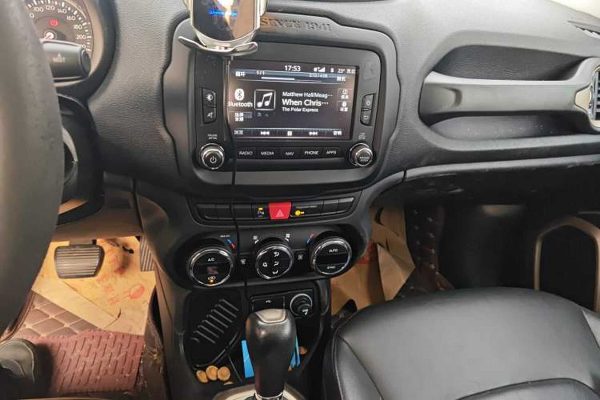 Used Jeep Renegade 2017 180T Automatic Smart Version Audio And AC Panel