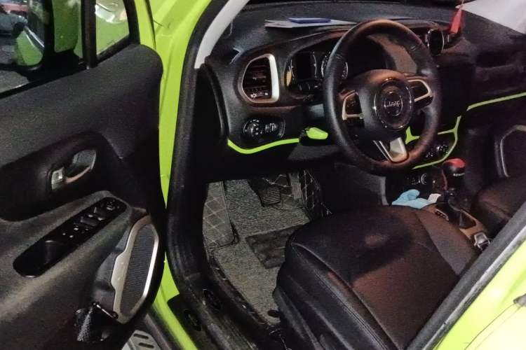 Used Jeep Renegade 2017 180T Automatic Kinetic Edition+ Driver Seat
