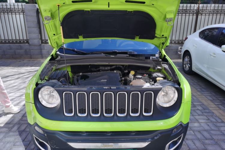 Used Jeep Renegade 2017 180T Automatic High-Energy Version Engine Bay