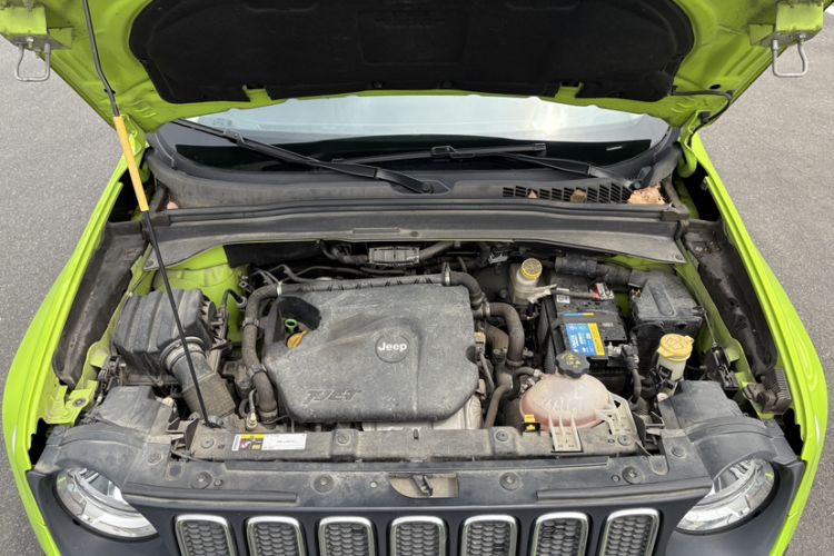 Used Jeep Renegade 2017 180T Automatic High-Energy Version Engine Bay
