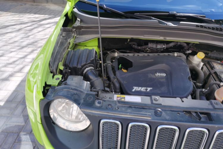 Used Jeep Renegade 2017 180T Automatic High-Energy Version Engine Bay Right
