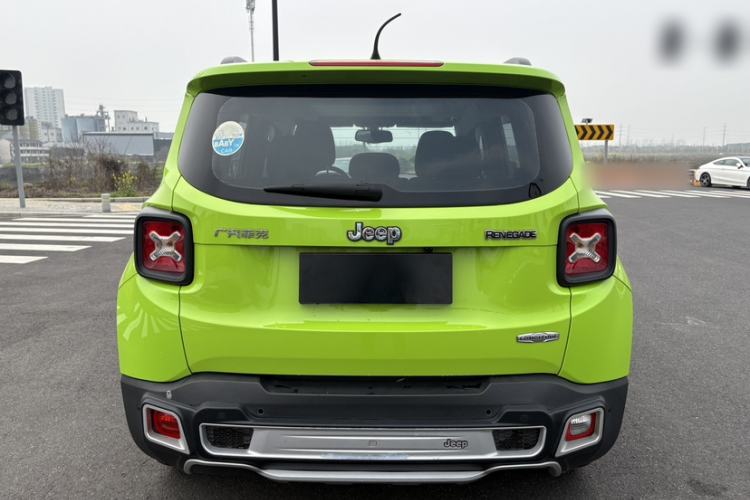 Used Jeep Renegade 2017 180T Automatic High-Energy Version Exterior 3