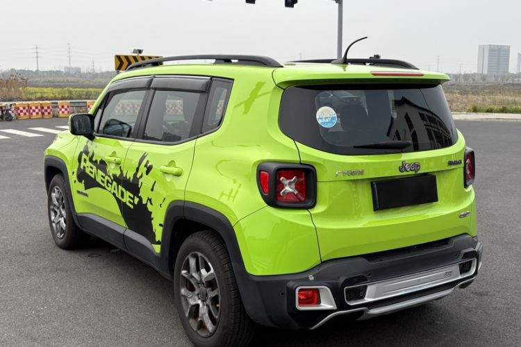 Used Jeep Renegade 2017 180T Automatic High-Energy Version Exterior 6