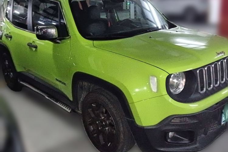 Used Jeep Renegade 2017 180T Automatic Kinetic Edition+ Front Right 45 Deg