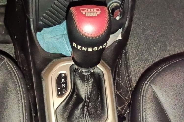 Used Jeep Renegade 2017 180T Automatic Kinetic Edition+ Gear Lever