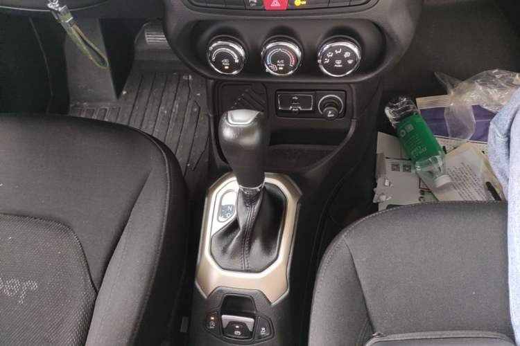 Used Jeep Renegade 2017 180T Automatic High-Energy Version Gear Lever