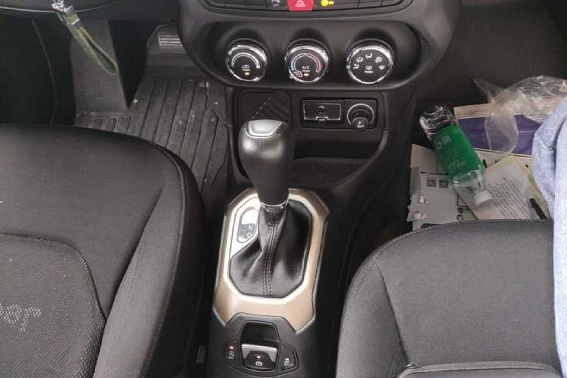 Used Jeep Renegade 2017 180T Automatic High-Energy Version Gear Lever