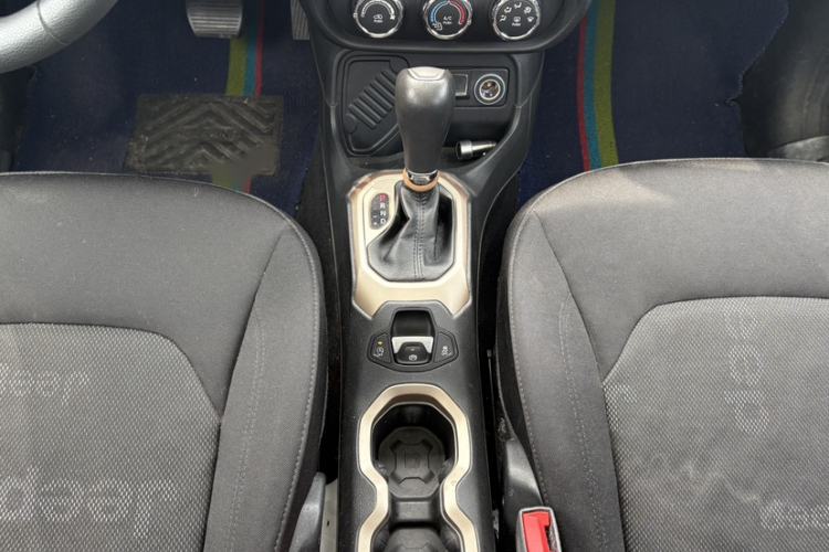 Used Jeep Renegade 2017 180T Automatic High-Energy Version Gear Lever