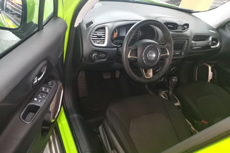 Used Jeep Renegade 2017 180T Automatic Jingneng Edition Interior 3