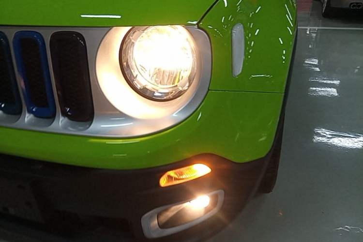 Used Jeep Renegade 2017 180T Automatic Smart Version Left Front Headlight