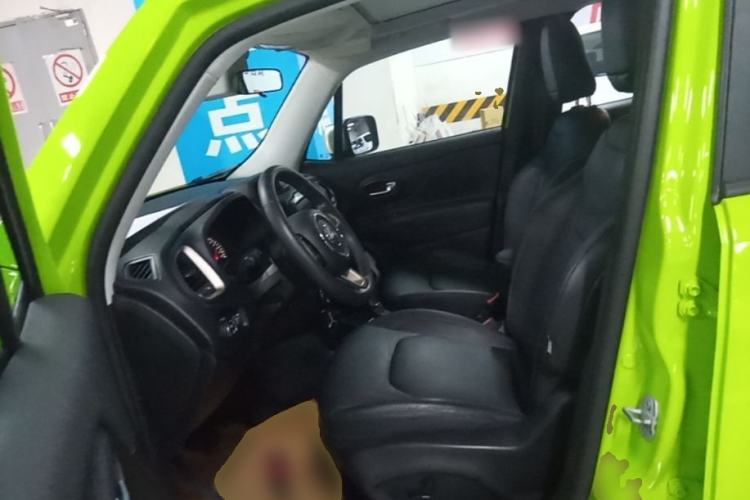 Used Jeep Renegade 2017 180T Automatic Smart Version Left Front Seat