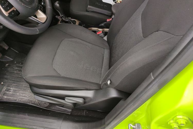 Used Jeep Renegade 2017 180T Automatic High-Energy Version Left Front Seat