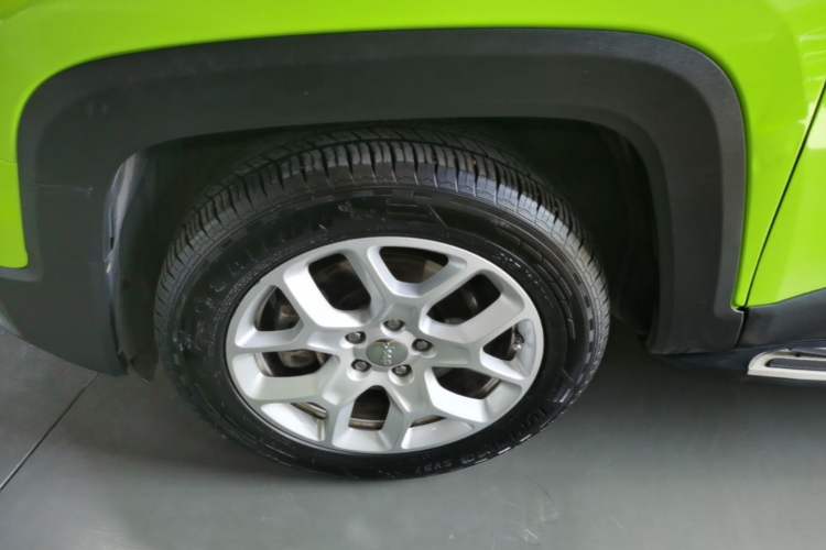 Used Jeep Renegade 2017 180T Automatic High-Energy Version Left Front Wheel Hub