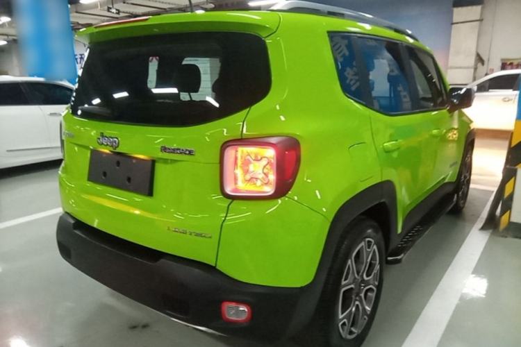 Used Jeep Renegade 2017 180T Automatic Smart Version Rear Right 45 Deg